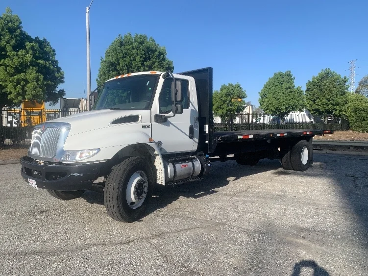 2019 International MV - image 3