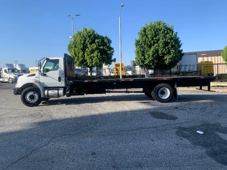 2019 International MV - image 4