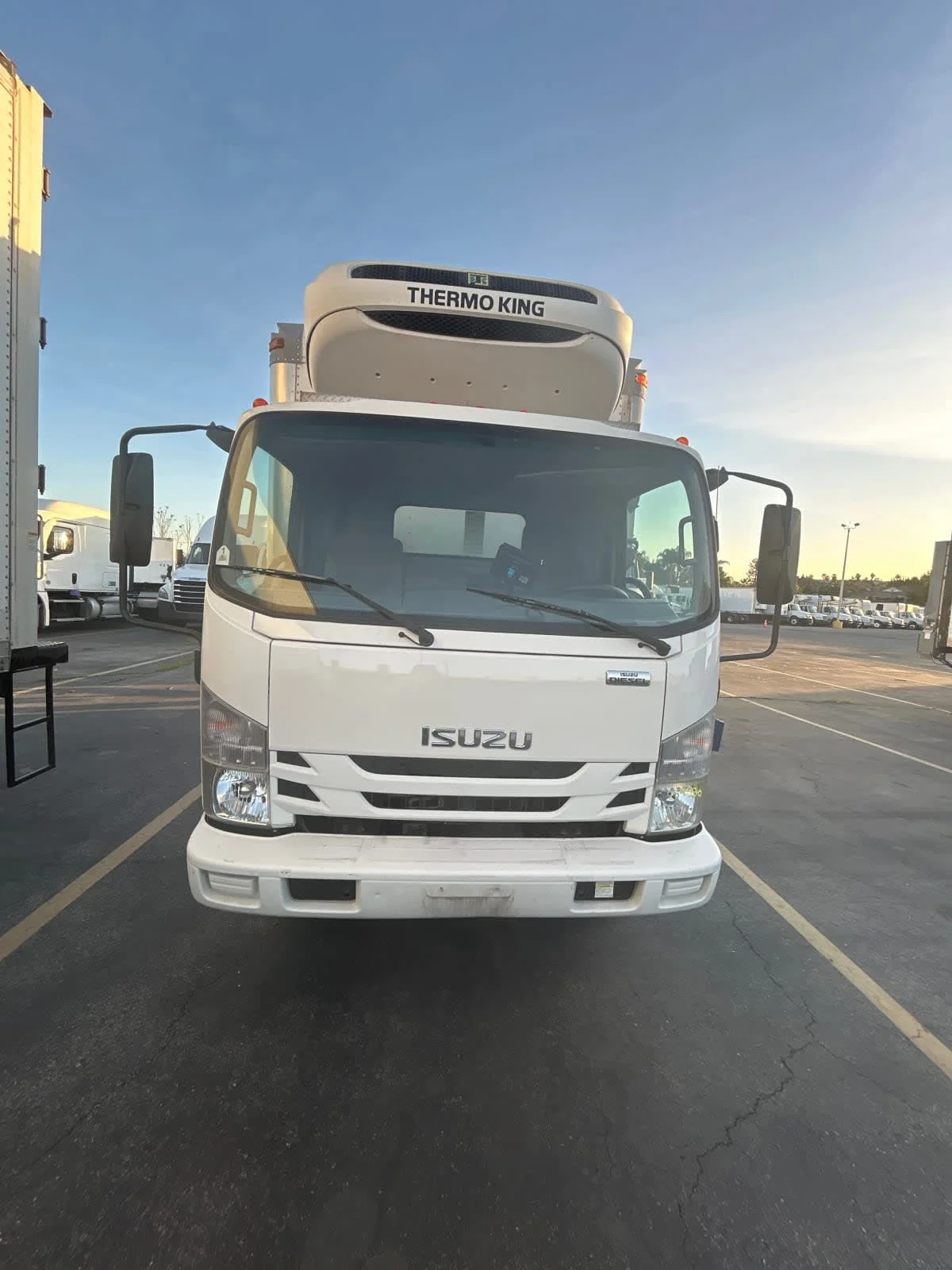 2018 Isuzu NRR - image 2