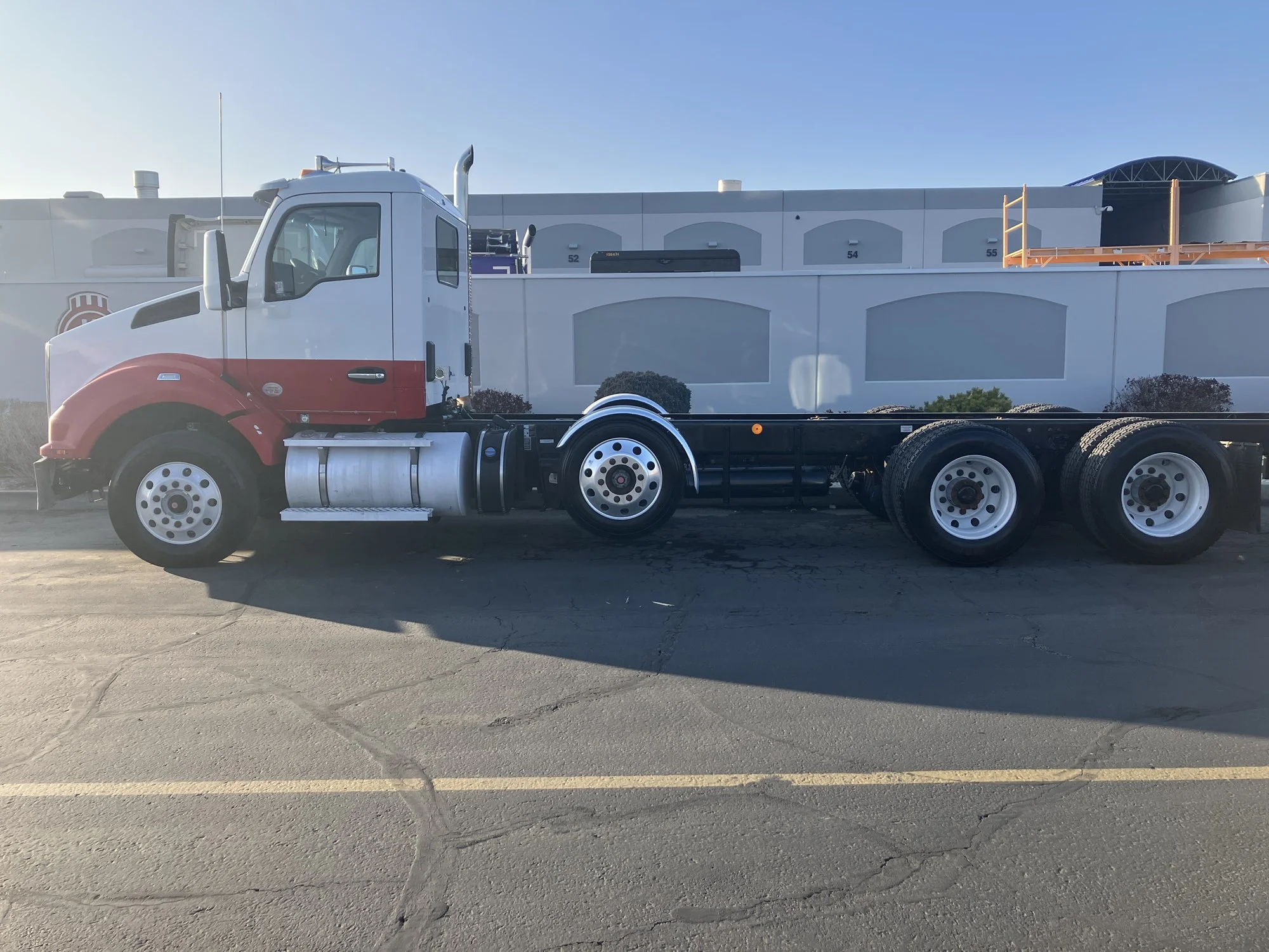 2018 Kenworth T880 - image 2