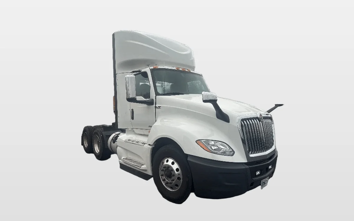 2019 International LT - image 1