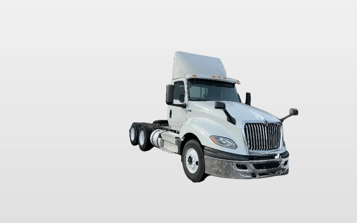 2020 International LT - image 1