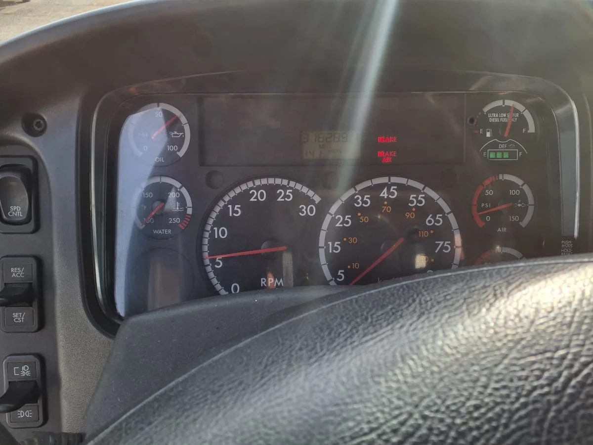 2015 Freightliner M2 112 - image 9