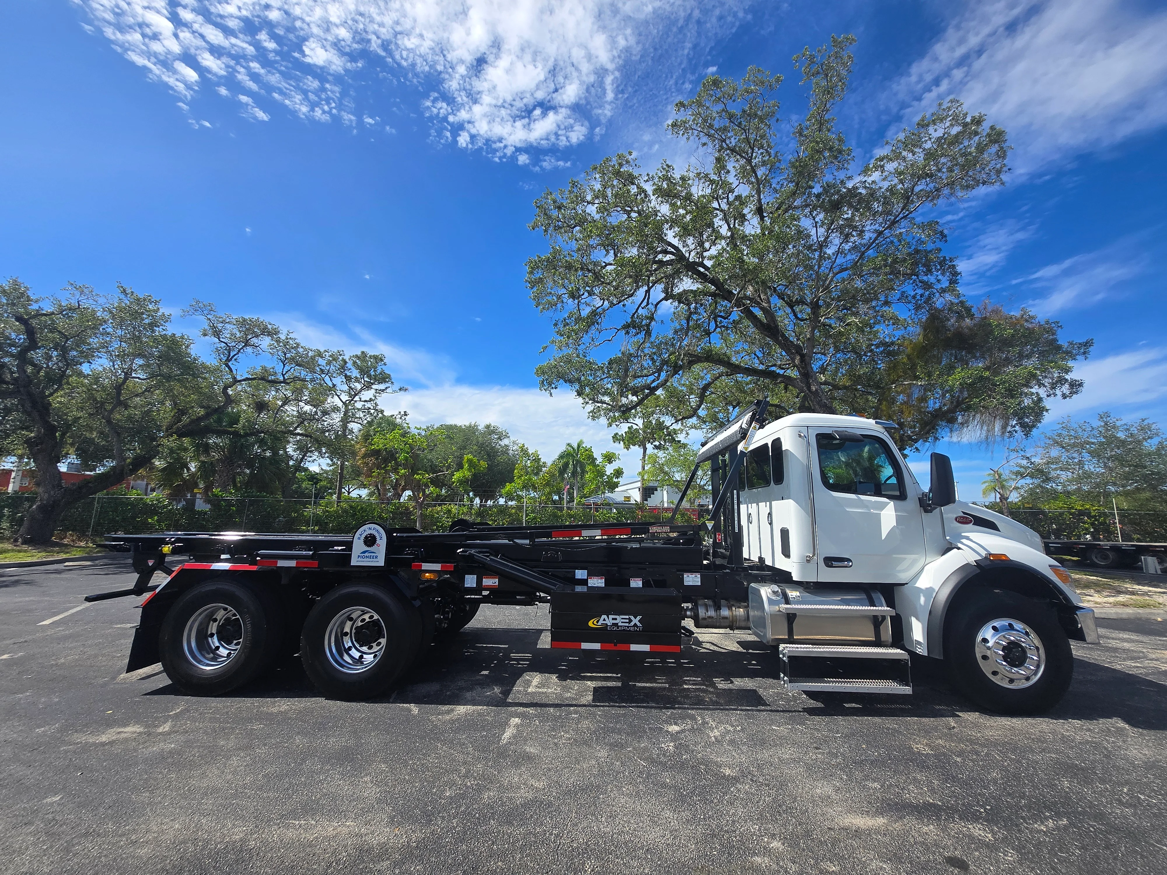 2026 Peterbilt 548 in Fort Pierce, FL — photo 6