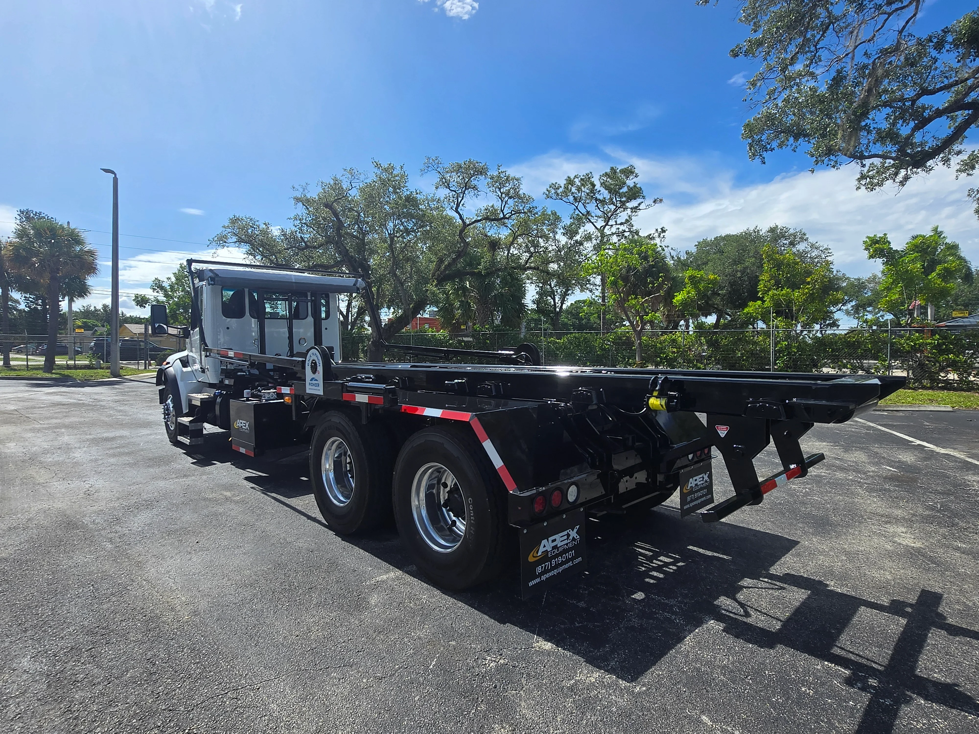 2026 Peterbilt 548 in Fort Pierce, FL — photo 8