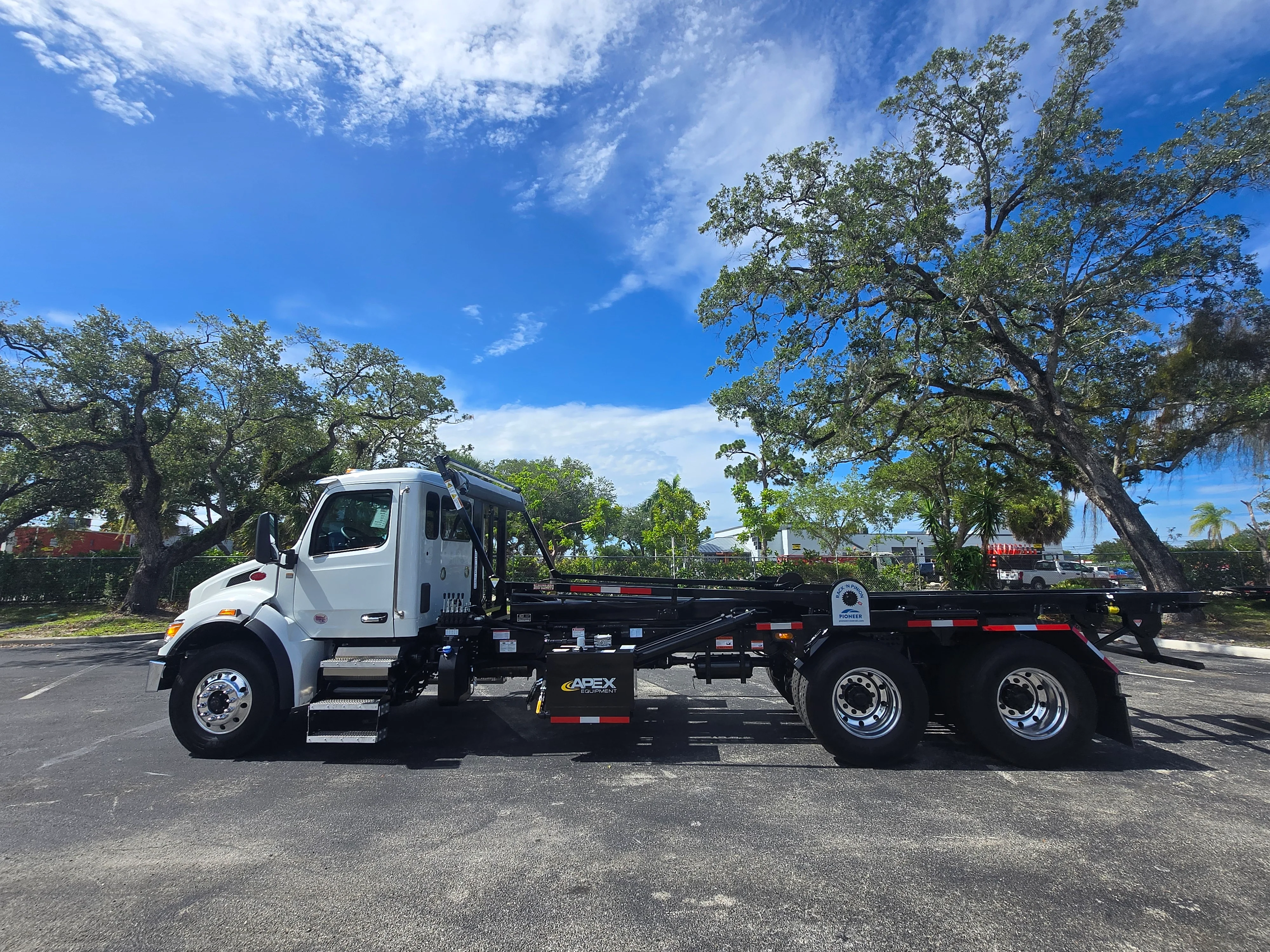 2026 Peterbilt 548 in Fort Pierce, FL — photo 3