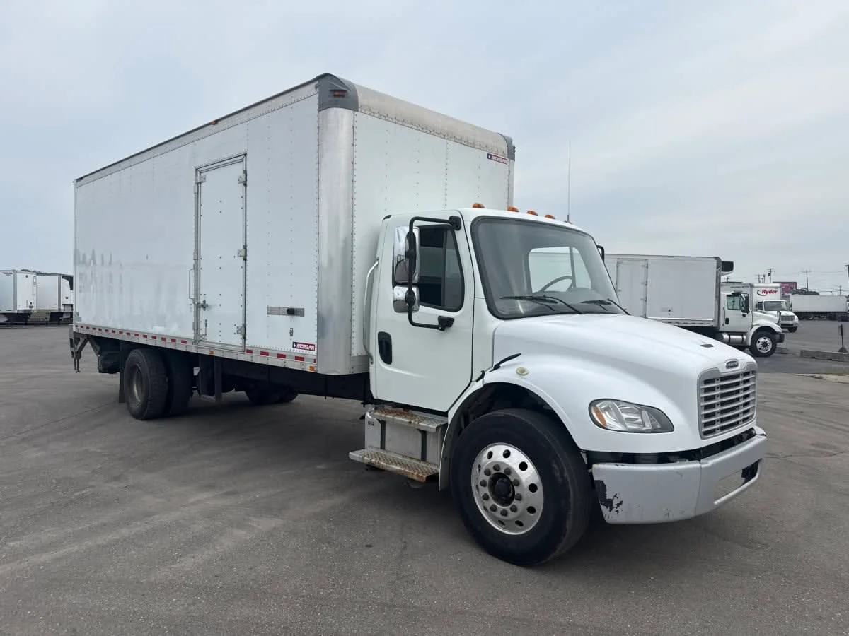 2020 Freightliner M2 106 in Taylor, MI — photo 3