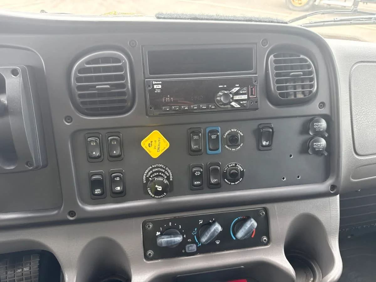2020 Freightliner M2 106 in Taylor, MI — photo 13