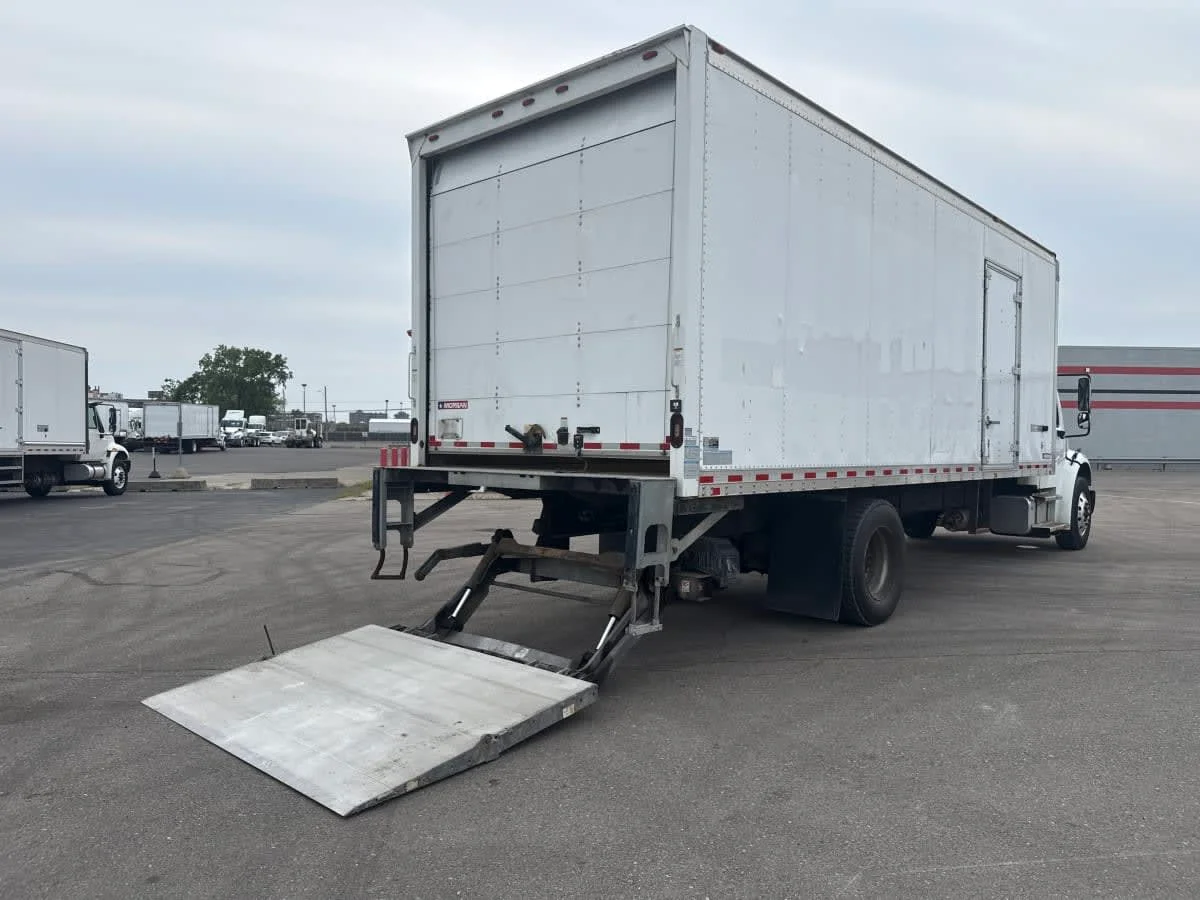 2020 Freightliner M2 106 in Taylor, MI — photo 4