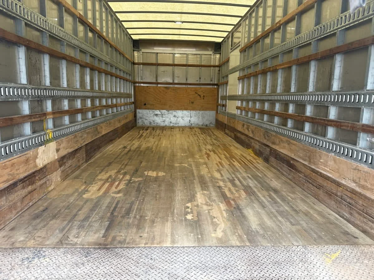2020 Freightliner M2 106 in Taylor, MI — photo 8