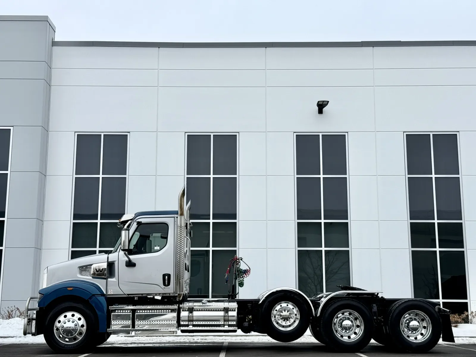 2024 Western Star 49X in New Lenox, IL — photo 4
