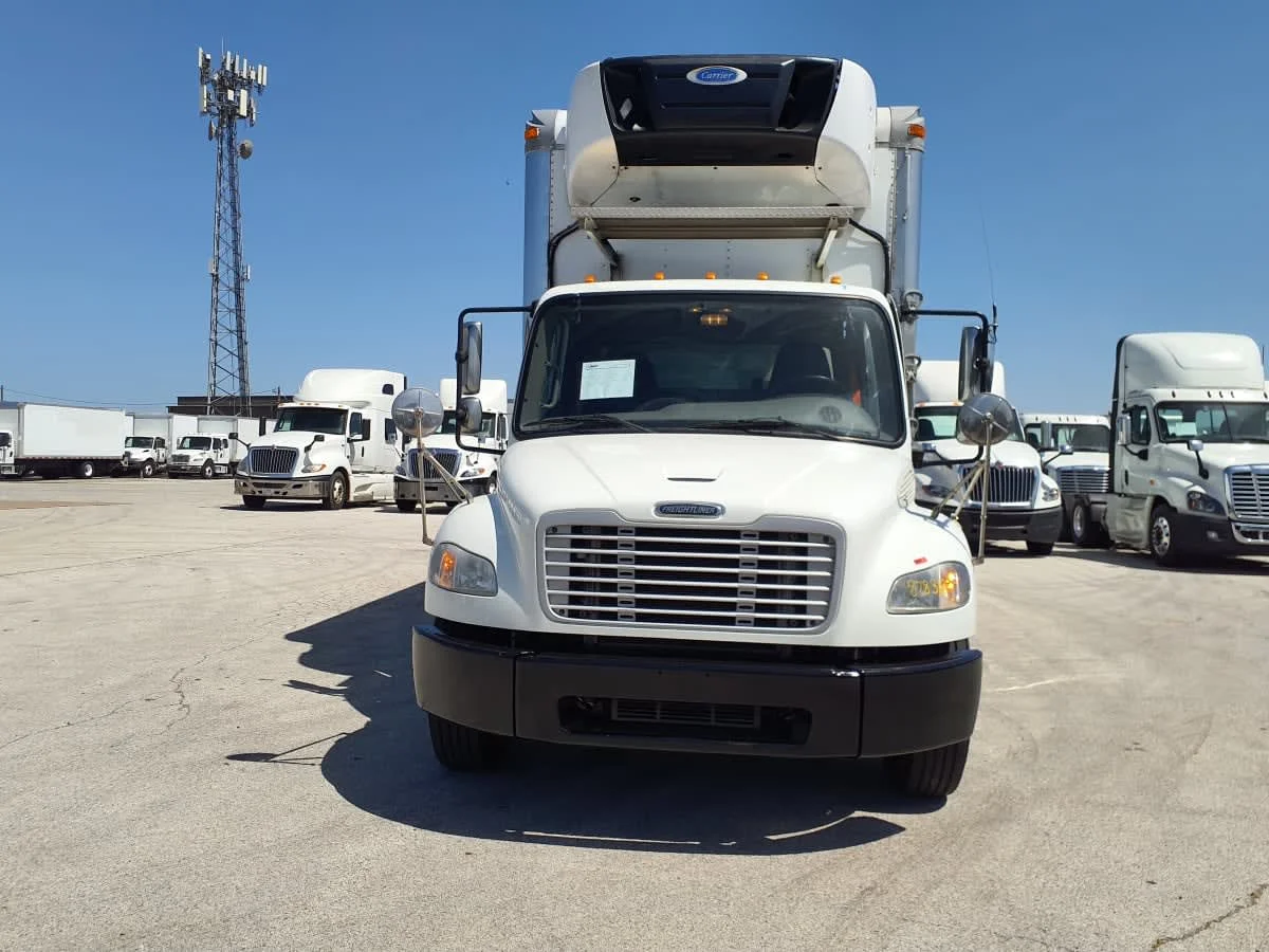 2019 Freightliner M2 106 in Fort Worth, TX — photo 2