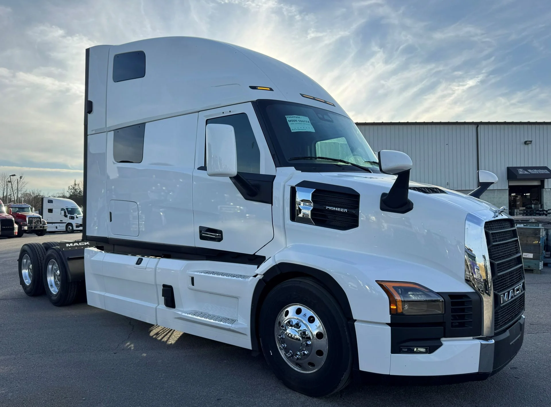 2027 Mack Pinnacle in La Vergne, TN — photo 3