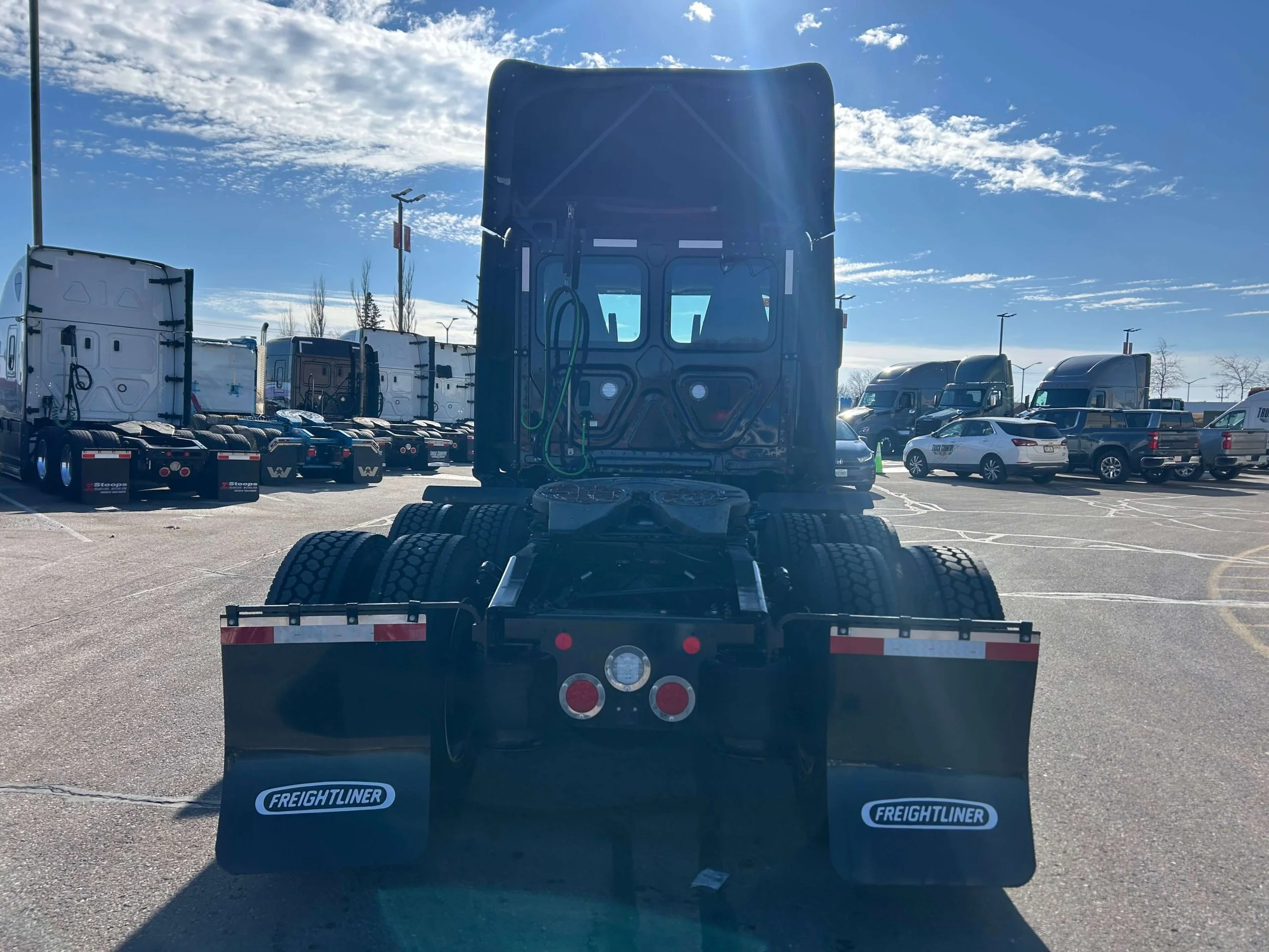 2026 Freightliner Cascadia in Milwaukee, WI — photo 4