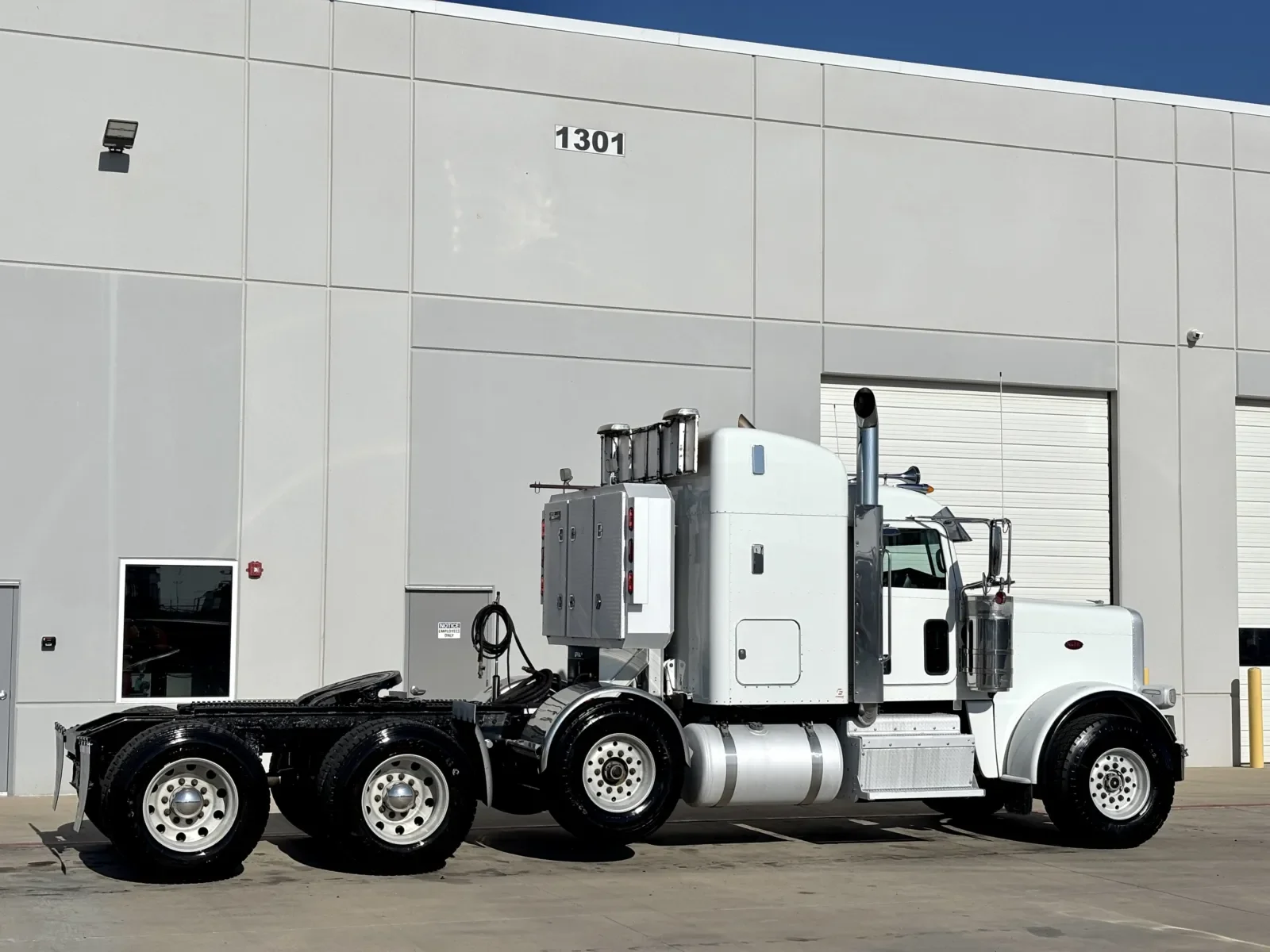 2017 Peterbilt 389 in Hutchins, TX — photo 5