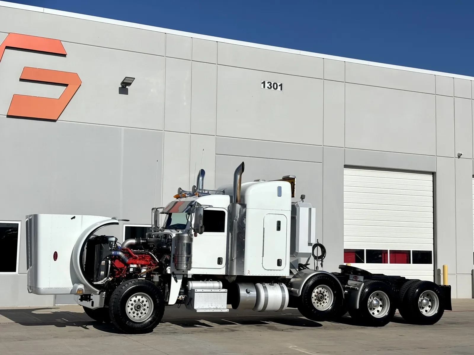 2017 Peterbilt 389 in Hutchins, TX — photo 10