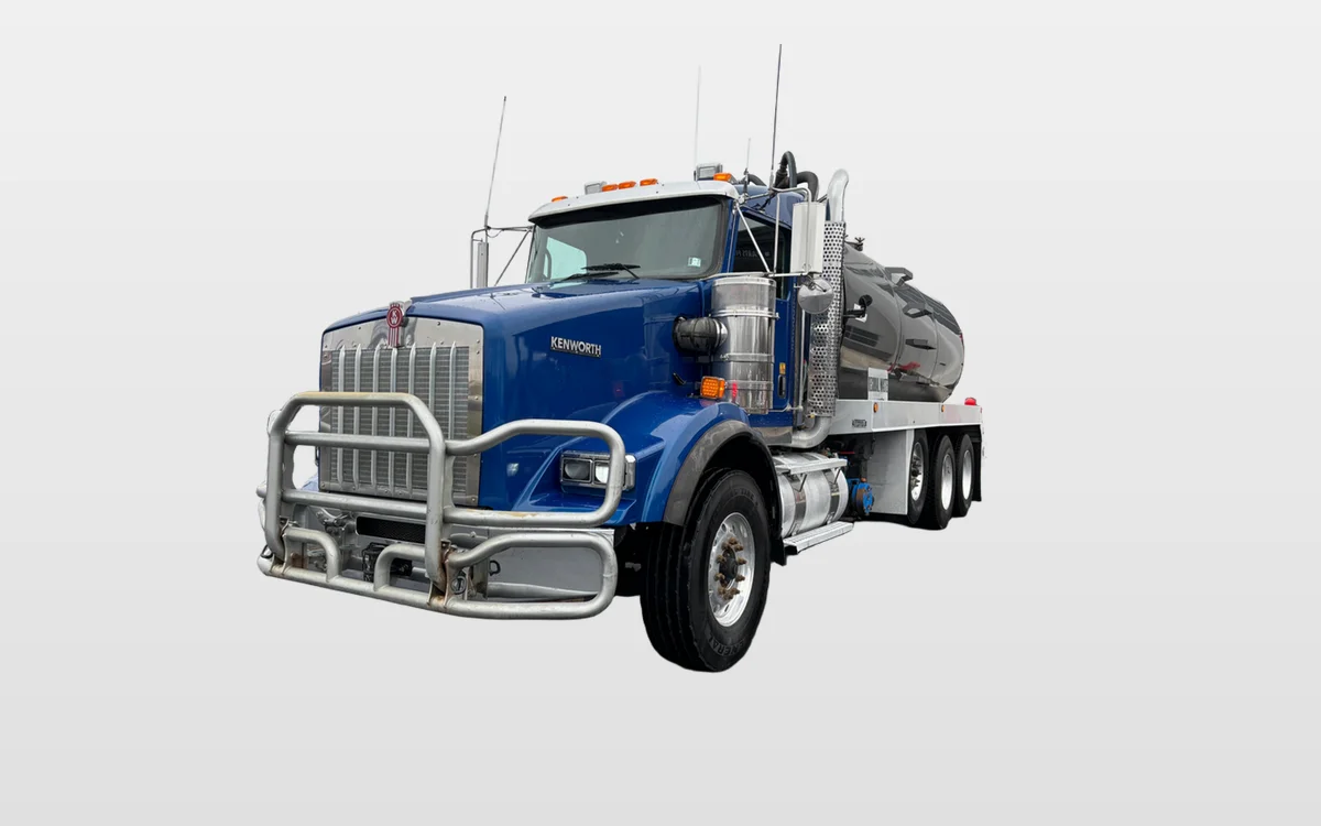 2019 Kenworth T800 - image 1