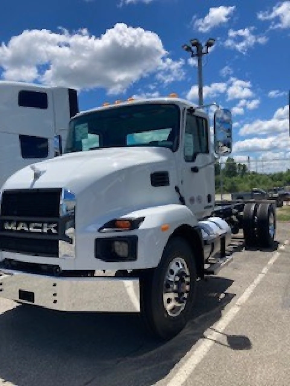 2027 Mack in Youngstown, OH — photo 2