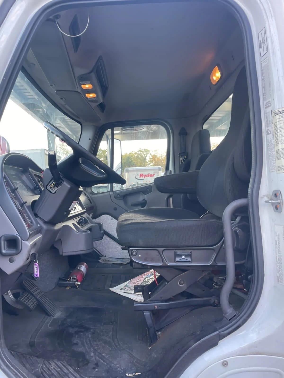2016 Freightliner M2 106 in Farmingdale, NY — photo 7