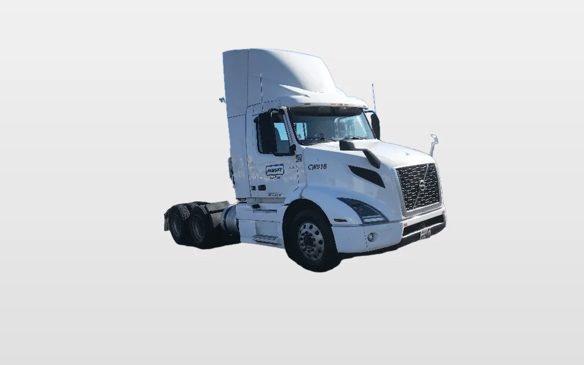 2020 Volvo VNR 640 - image 1