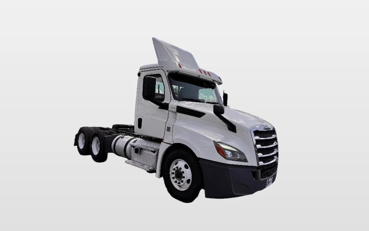 2019 Freightliner Cascadia - image 1