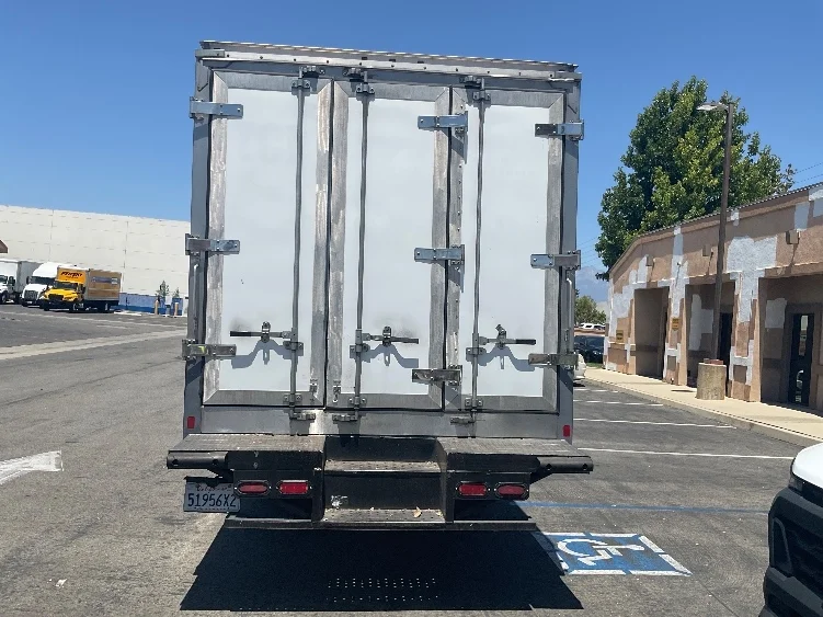 2020 Isuzu NRR in Torrance, CA — photo 7