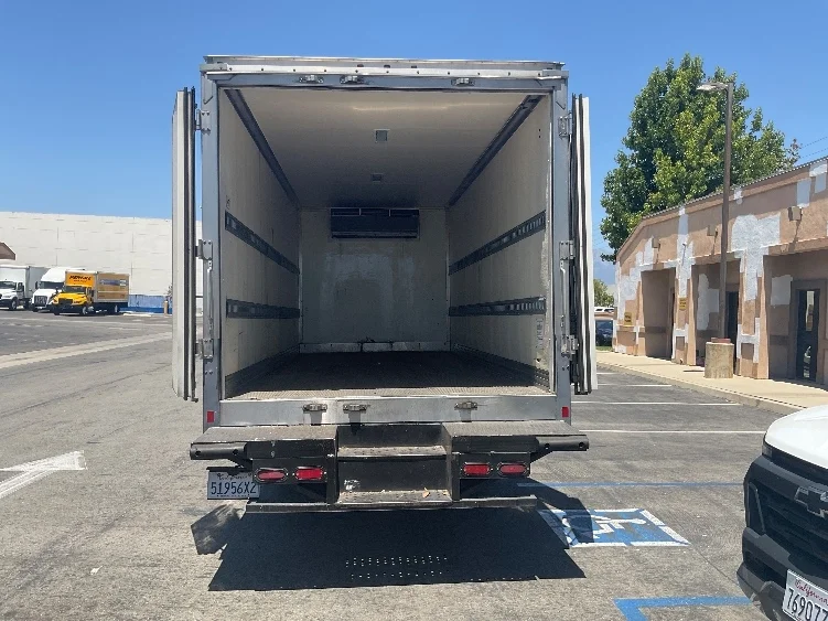 2020 Isuzu NRR in Torrance, CA — photo 8