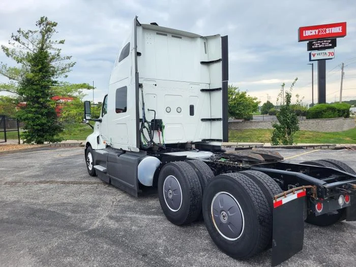 2023 International LT — photo 7