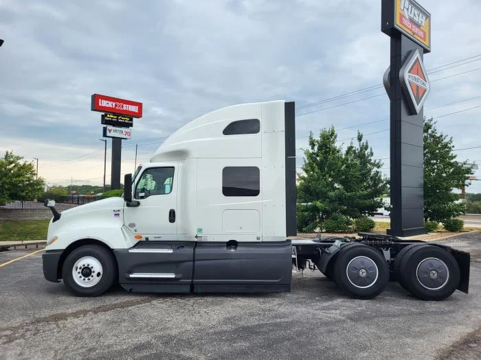 2023 International LT — photo 8