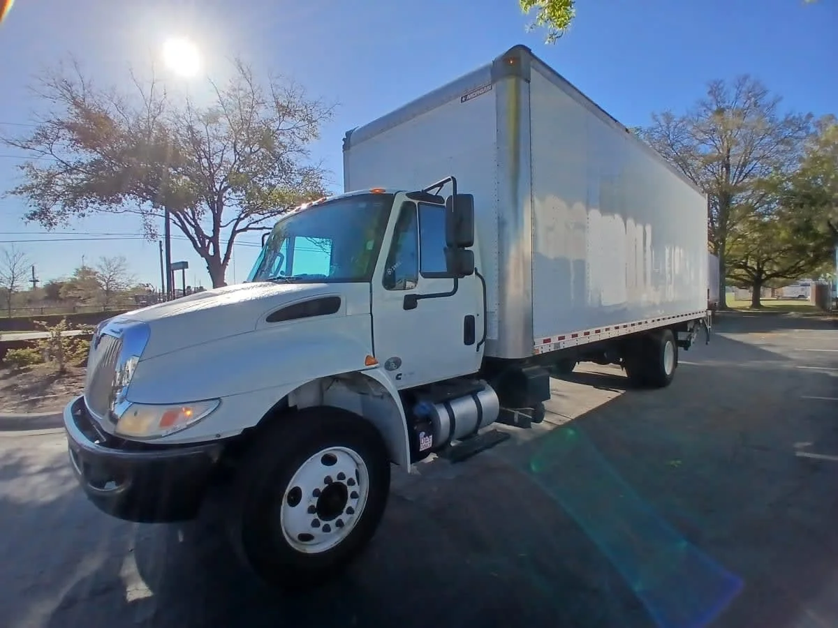 2019 International 4300 - image 2