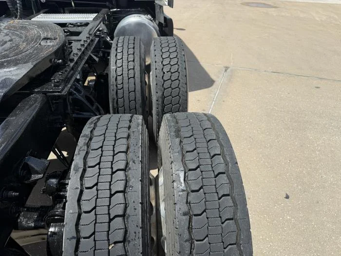 2022 Peterbilt 579 — photo 12