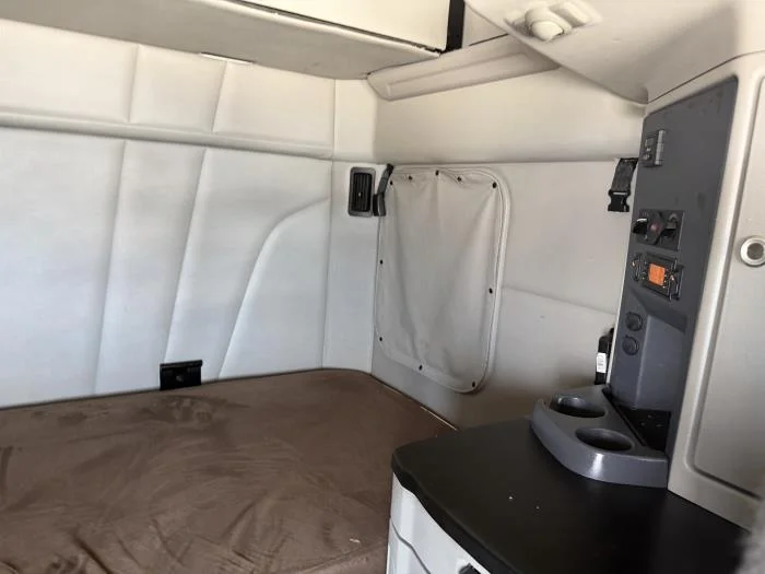 2022 Peterbilt 579 — photo 34