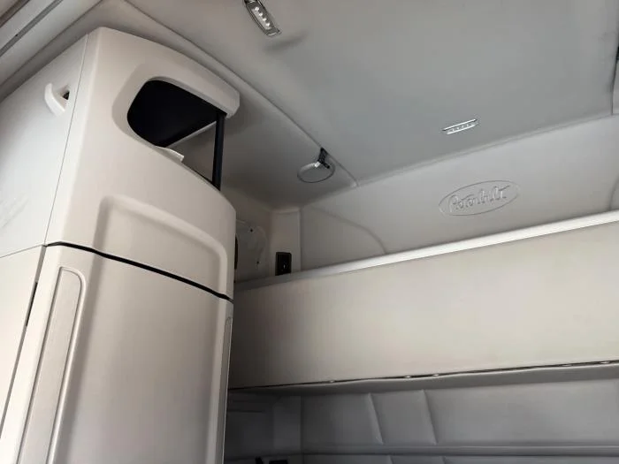 2022 Peterbilt 579 — photo 29