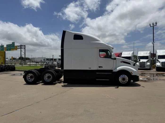 2022 Peterbilt 579 — photo 7