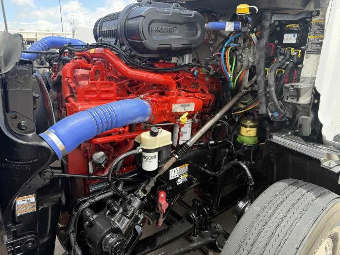 2022 Peterbilt 579 — photo 17