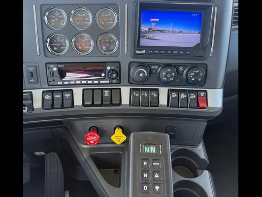 2027 Kenworth T880 in Tulsa, OK — photo 10