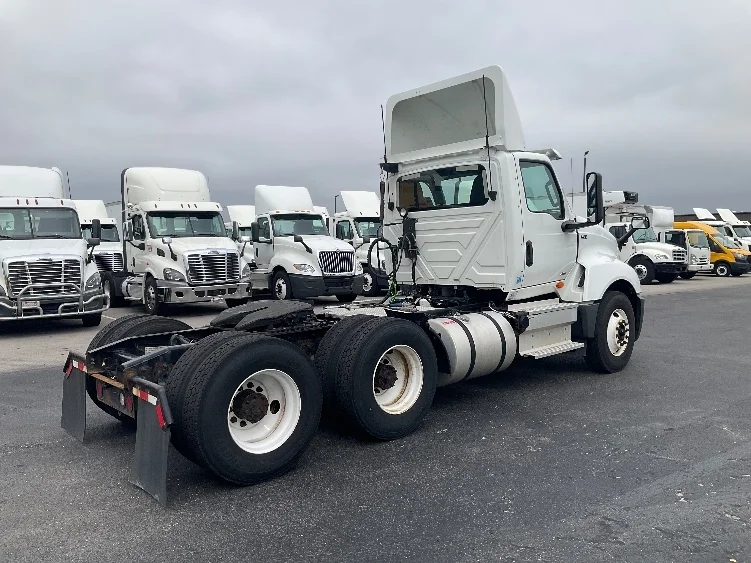 2019 International LT in Piqua, OH — photo 7