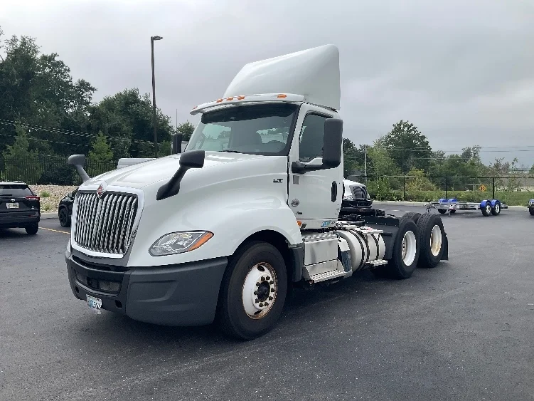 2019 International LT in Piqua, OH — photo 3