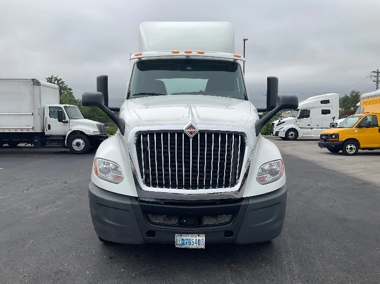 2019 International LT in Piqua, OH — photo 2