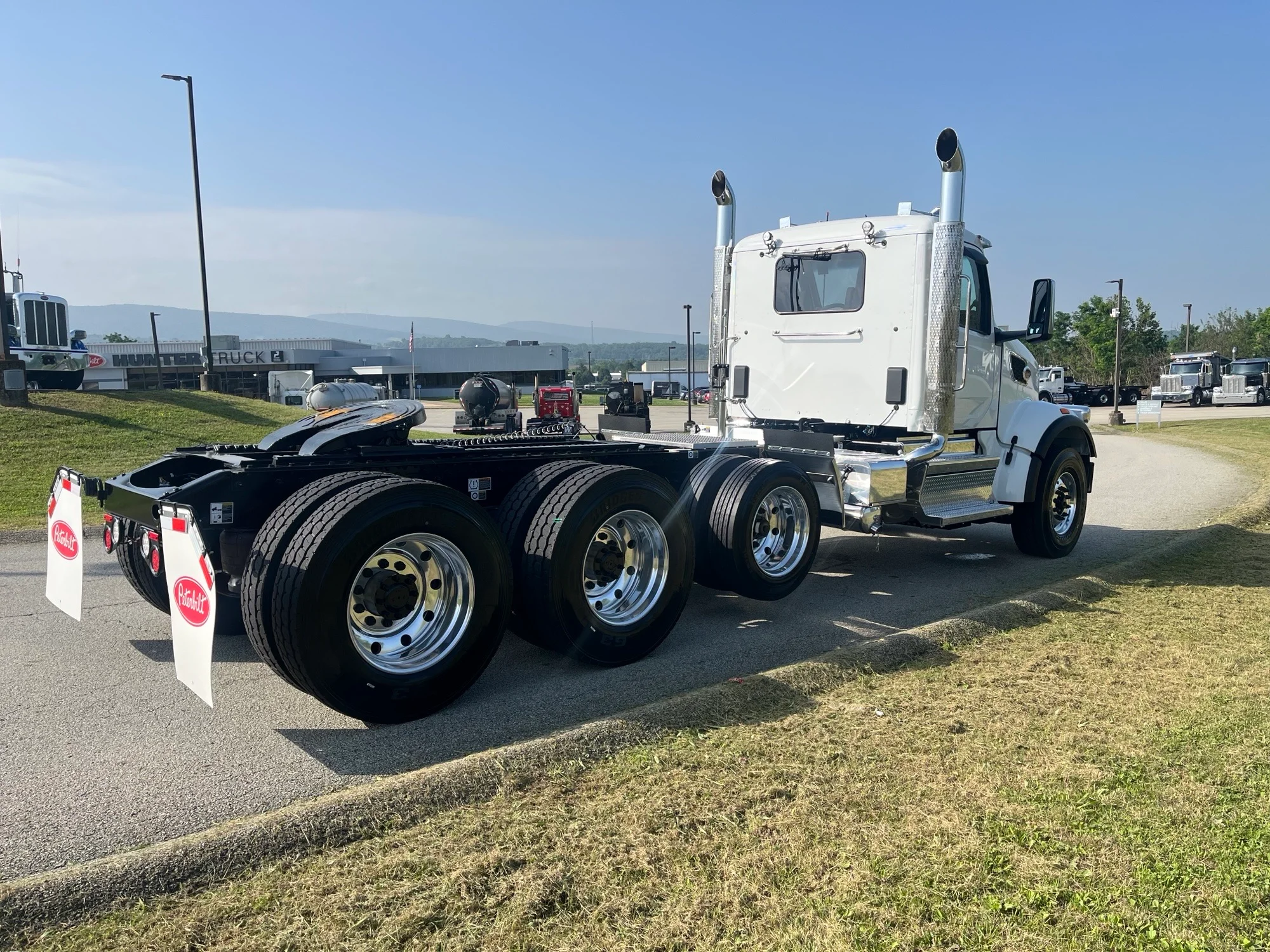 2027 Peterbilt 567 in Uniontown, PA — photo 4