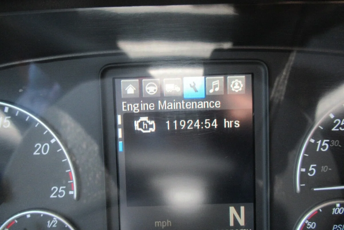 2021 Freightliner Cascadia — photo 21