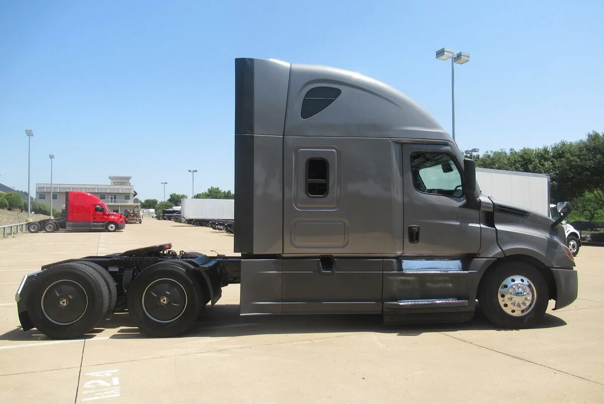 2021 Freightliner Cascadia — photo 5
