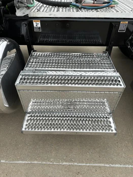 2024 Peterbilt 389 - image 18