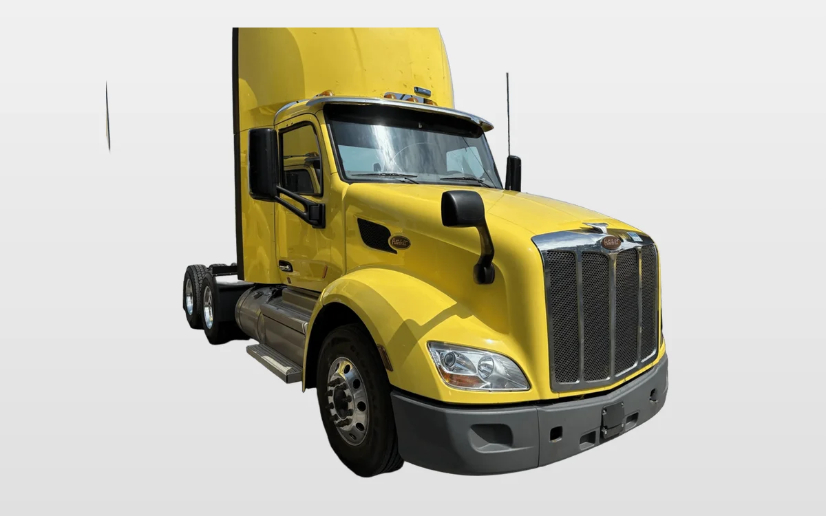 2021 Peterbilt 579 - image 1