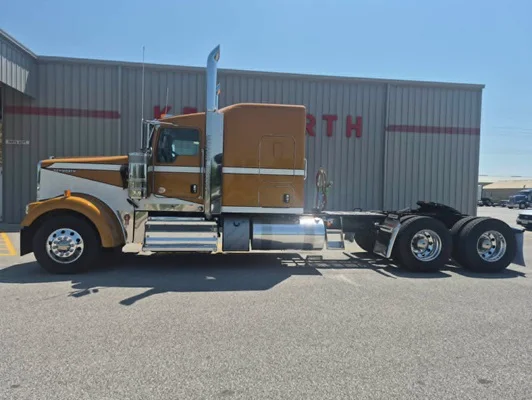 2027 Kenworth W900 in Rock Island, IL — photo 20