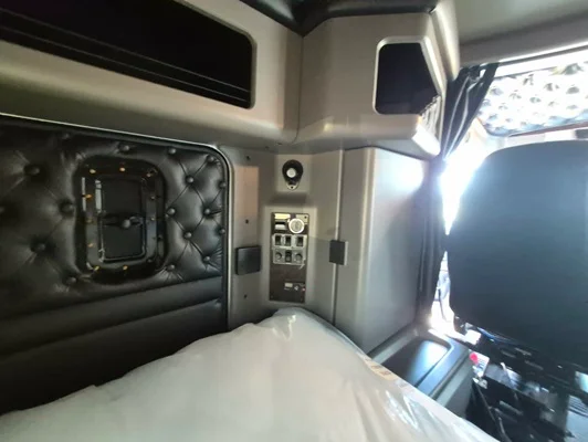 2027 Kenworth W900 in Rock Island, IL — photo 27