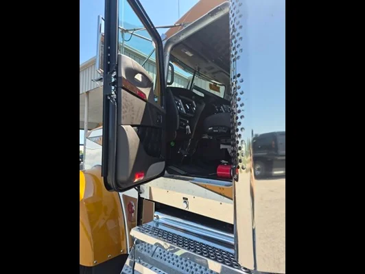 2027 Kenworth W900 in Rock Island, IL — photo 8