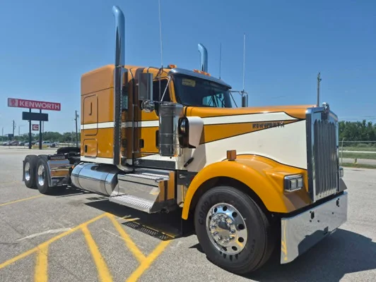 2027 Kenworth W900 in Rock Island, IL — photo 13