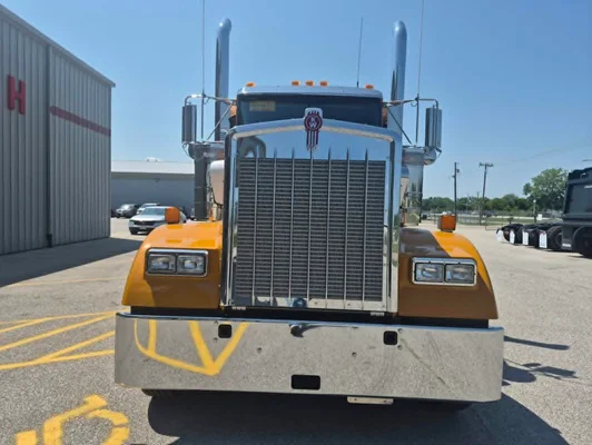 2027 Kenworth W900 in Rock Island, IL — photo 12