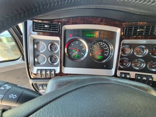 2027 Kenworth W900 in Rock Island, IL — photo 23